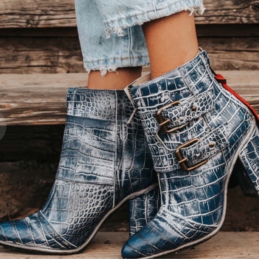 FREEBIRD by STEVEN Handcrafted Joey Boot, Blue Leather Bootie 6